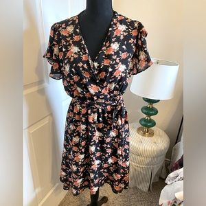 Leith floral wrap dress with tulip sleeves - small
